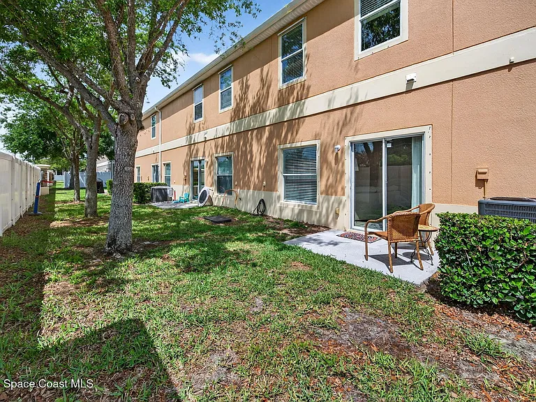 2515 Revolution St #103 — Photo 36