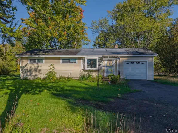 715 N Peterboro St, Canastota, NY 13032