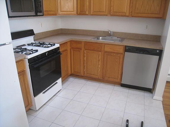 2nd image of 20-16 38th St #3