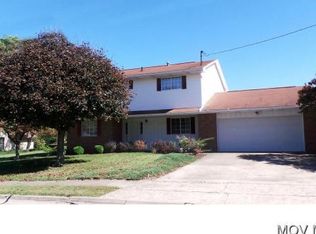 802 Ashberry Dr, Belpre, OH 45714