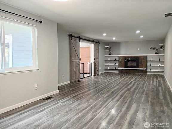 2nd image of 15120 108th Avenue E