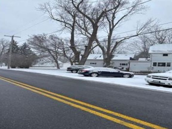 Exterior Neighborhood (street photo)