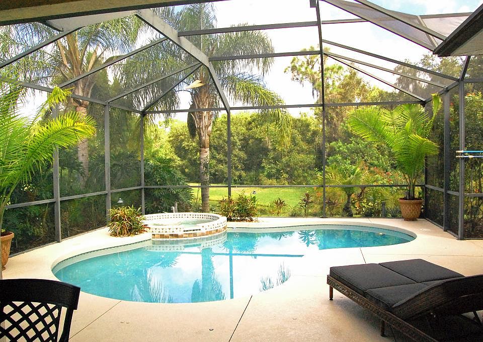 Pool and Hot Tub/Jacuzzi