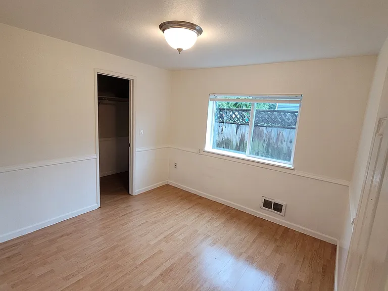 38550 SE Newton St #6 — Photo 4
