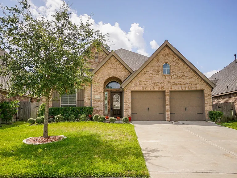 1215 Watercrest Park Ln — Photo 1