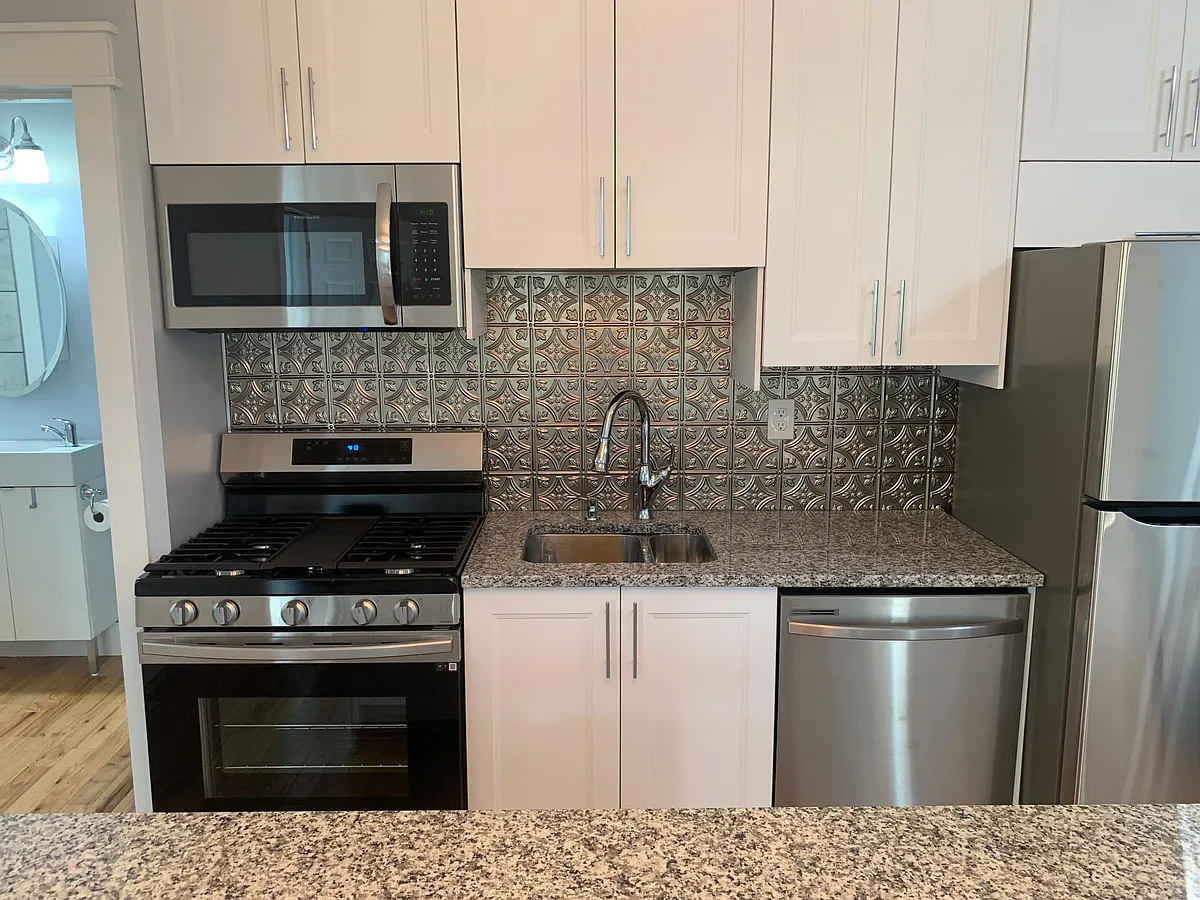 Building Photo - 1203 Washington St NE #2