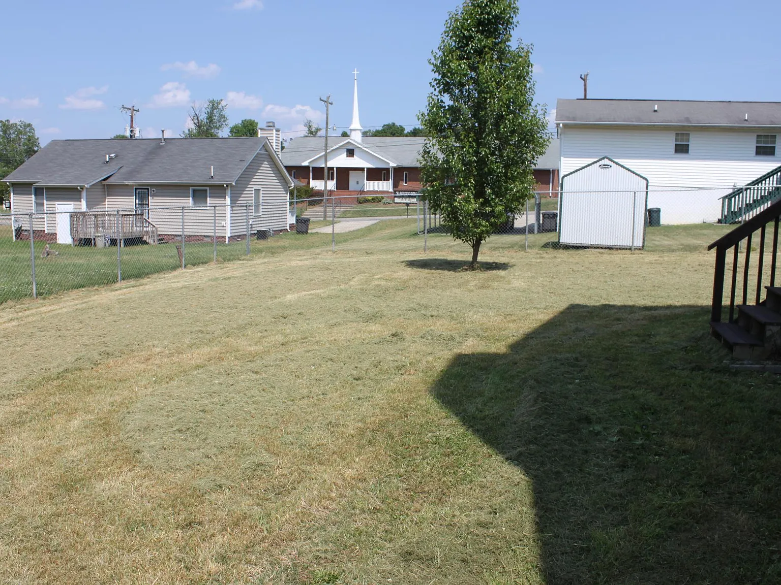 3 bed, 1.5 bath, 1289 sqft, $1,550 — Photo 3