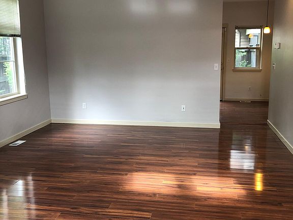 5th image of 15878 NE 95th Way