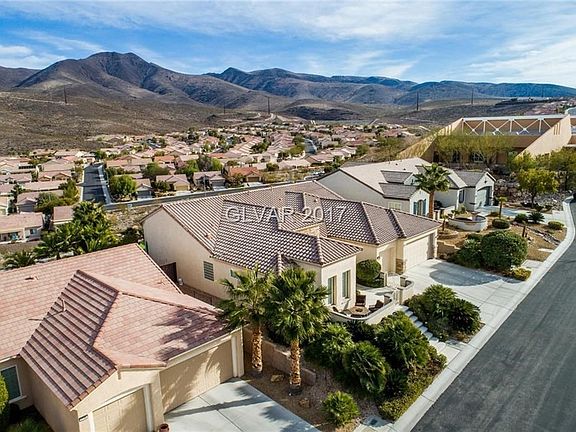 Just steps from the Liberty Rec Center, which has many amenities, including popular Pickle Ball cour