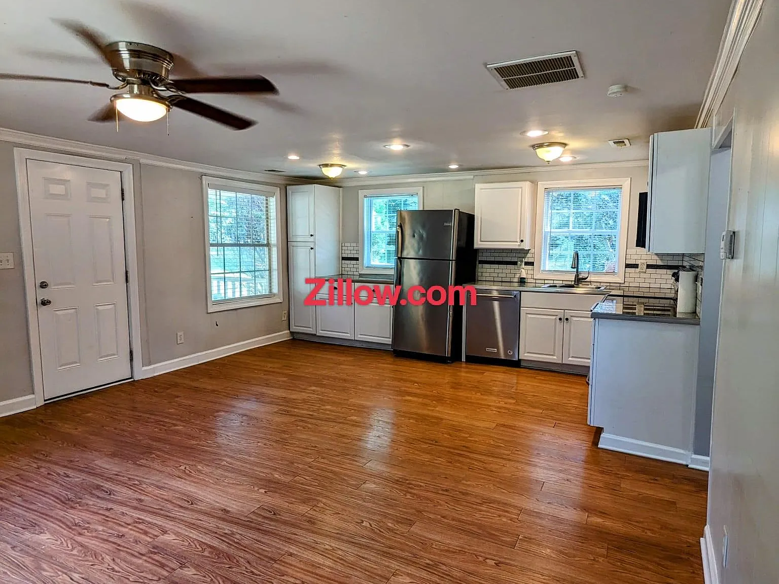 1294 W Ridge Avenue — Photo 4