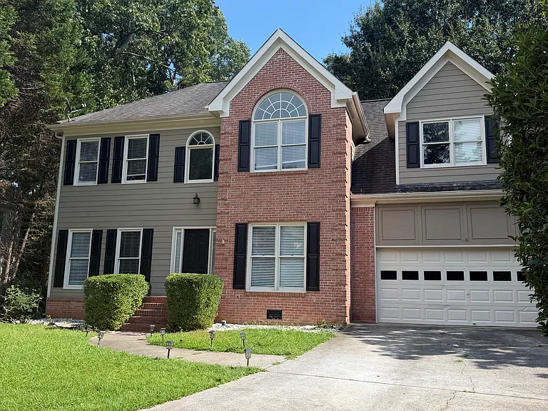 425 Tara Oaks Ct — Photo 1