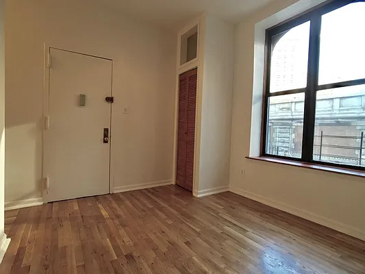 Rented by Sovereign Associates | media 37