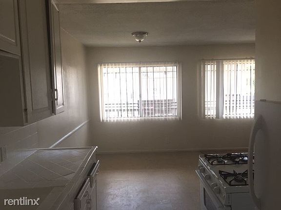 5th image of 4905 Pinafore St