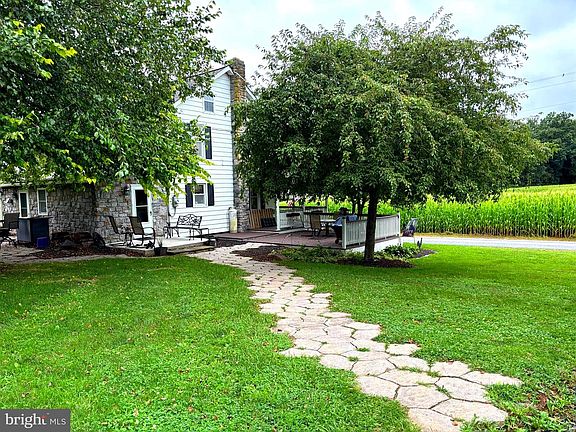 4th image of 290 Woods Rd