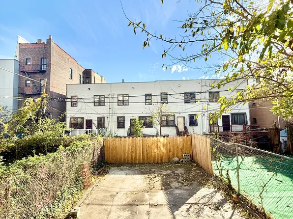 1072 Putnam Avenue image 11 of 12