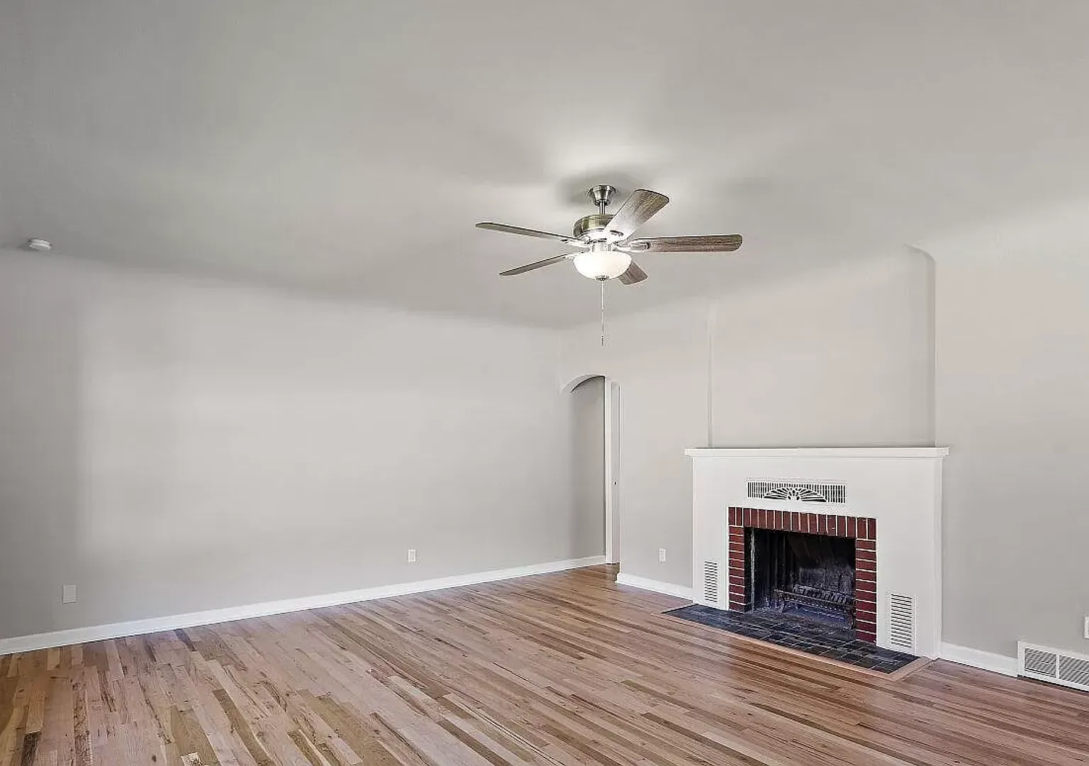 Beautiful 4 bed/3 full bath home in the highly desirable Depot Bench neighborhood! — Photo 2