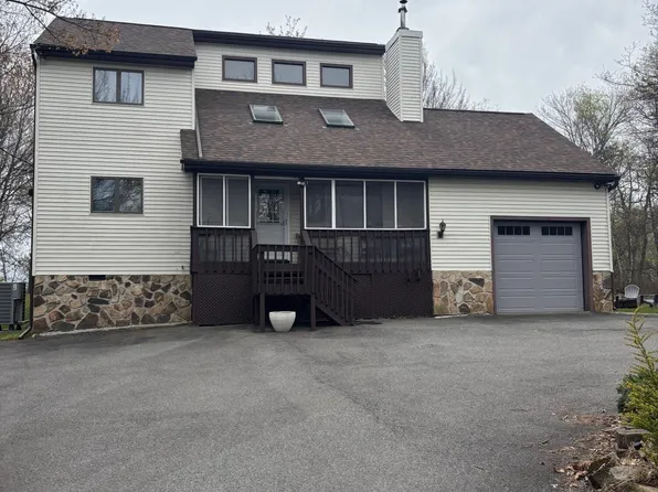 1298 Glade Dr, Long Pond, PA 18334