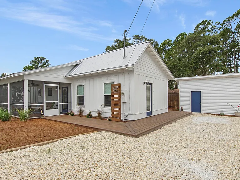 307 Dolphin Dr — Photo 33