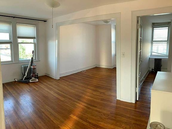 2nd image of 20-34 33rd St #2