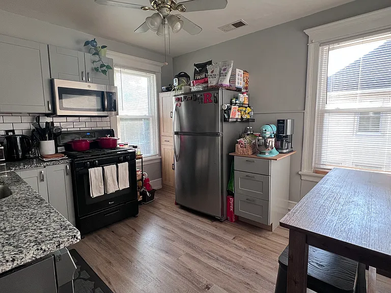 144 N Main St — Photo 2