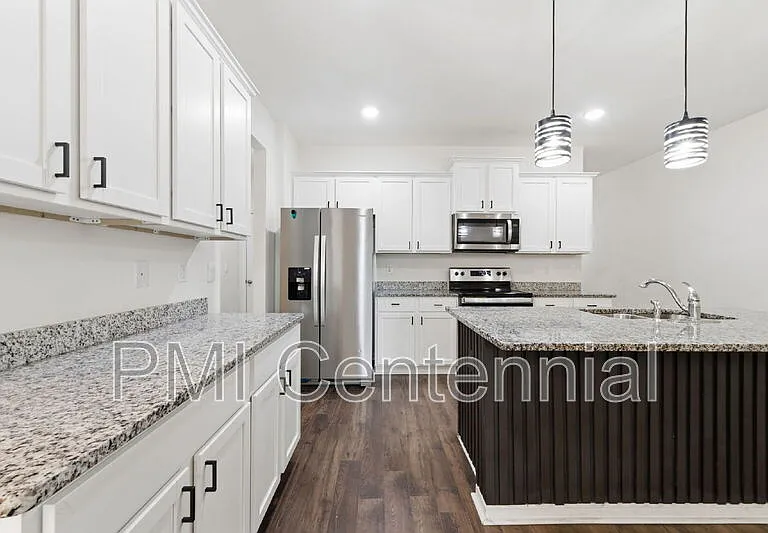 192 Hampton Cir — Photo 9