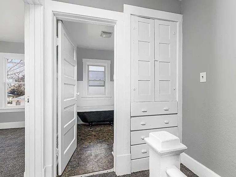 2209 Farnam St — Photo 10