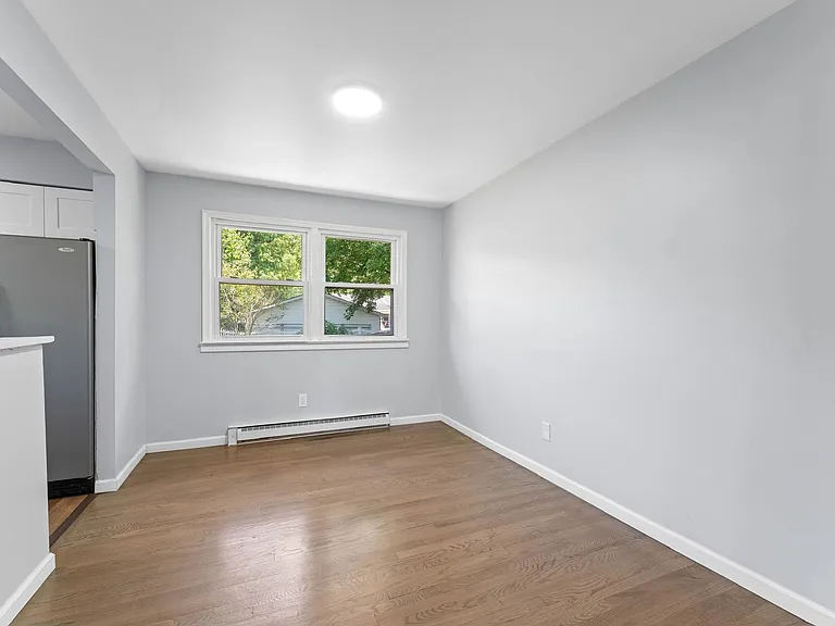 443 Manor Ave — Photo 18