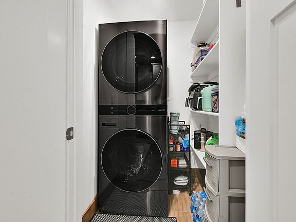 5th image of 6082 Timpanogos Ln