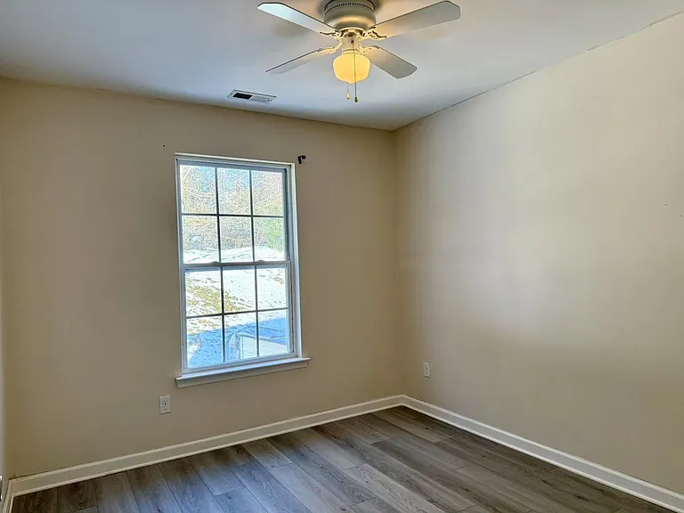 515 Cedarmont Dr — Photo 8