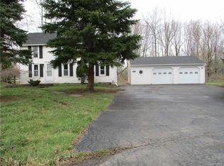 7631 Chestnut Ridge Rd, Lockport, NY 14094