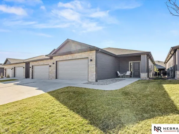 3821 Cabo Dr, Lincoln, NE 68516