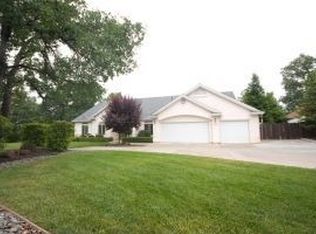 3225 Woodbury Dr, Redding, CA 96002