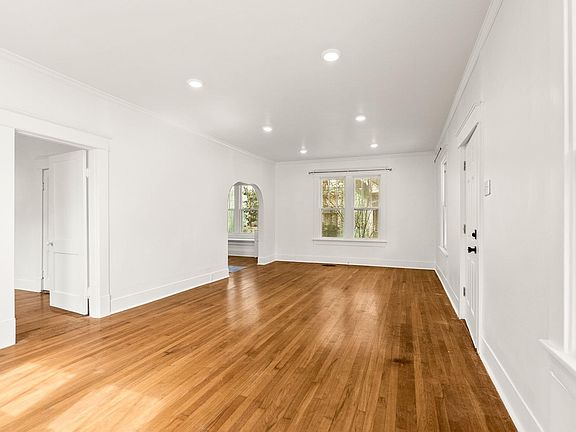 5th image of 416 Beechwood St