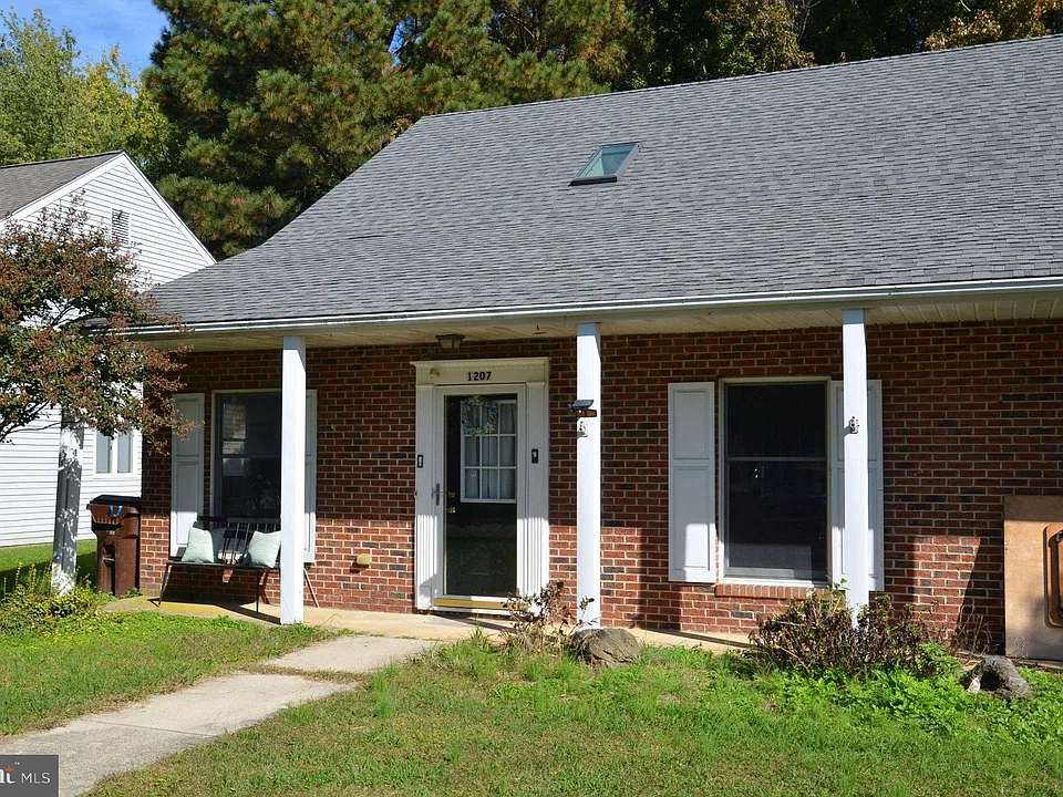 1207 Washington Dr