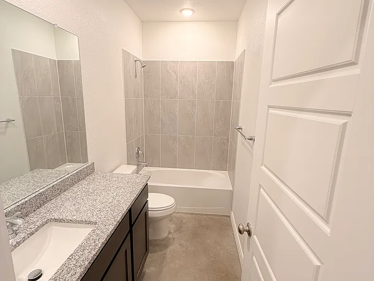 3811 American Elm Dr #A — Photo 6