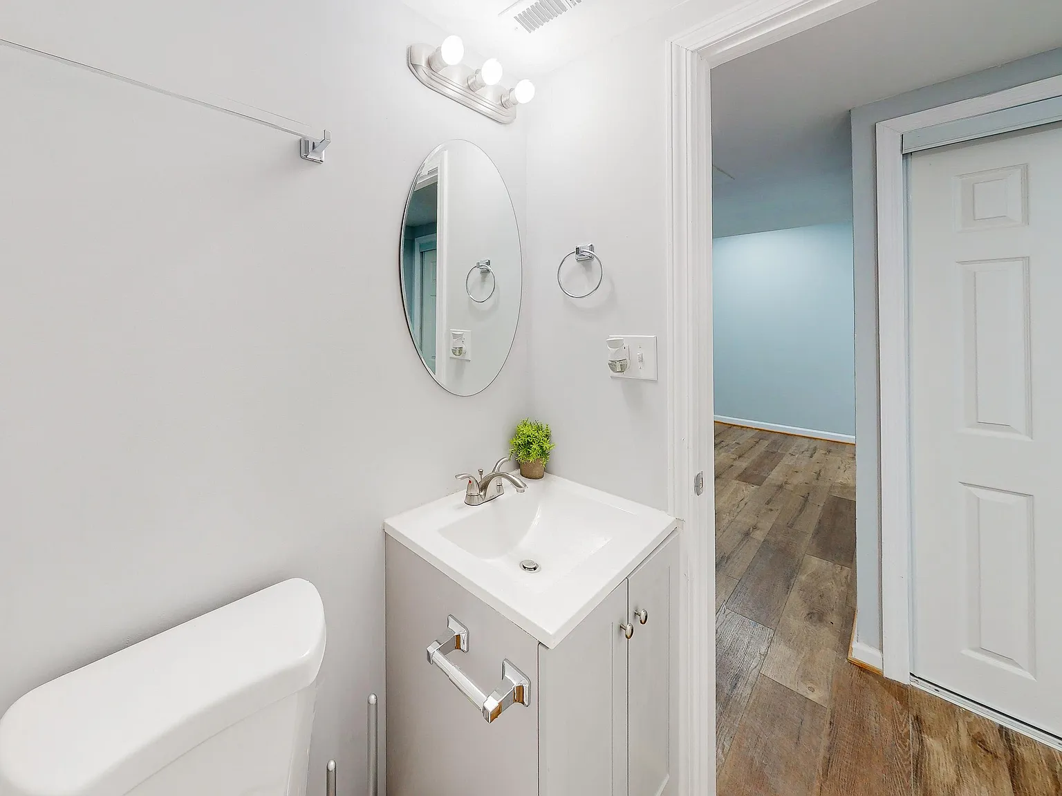 4 bed, 4.0 bath, 1989 sqft, $724 — Photo 4