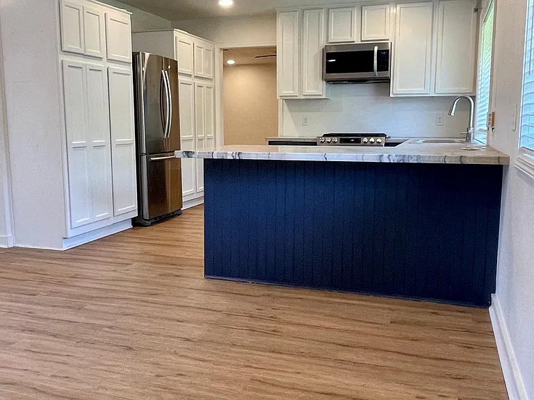 2102 Emerson St — Photo 3