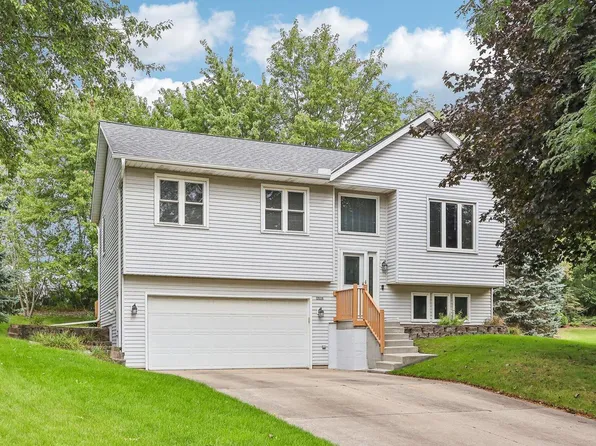 2416 Brentwood DRIVE, Waukesha, WI 53188