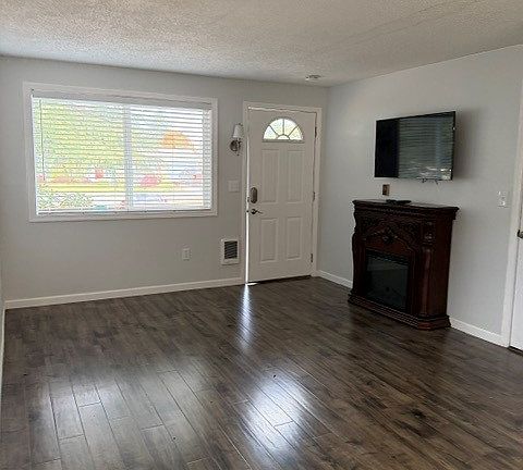 4th image of 241 Bay View St