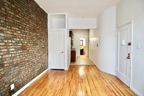 Rented by Hagstrom Management Inc | media 10