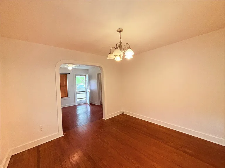 507 E Commons St — Photo 6