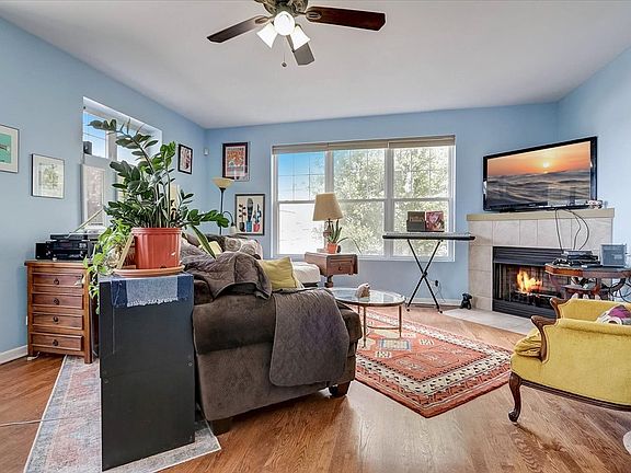 4th image of 3878 N Milwaukee Ct