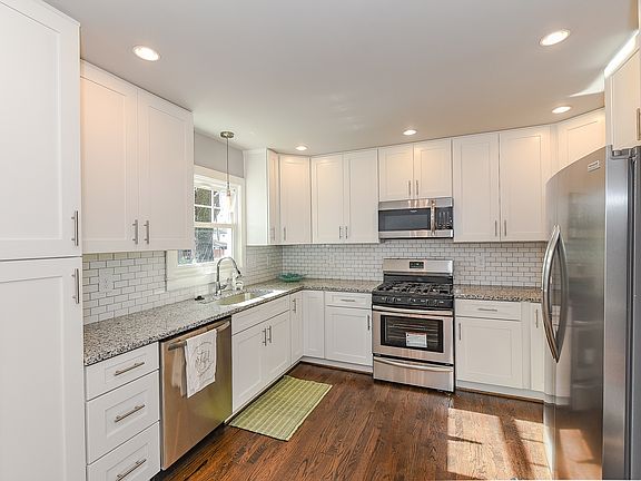 5th image of 2908 Palm Ave