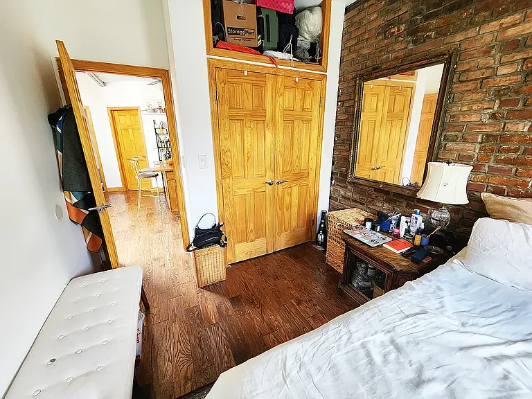 650 Union St #3 — Photo 8