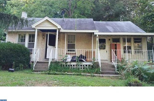 2nd image of 2716 Hay Creek Rd