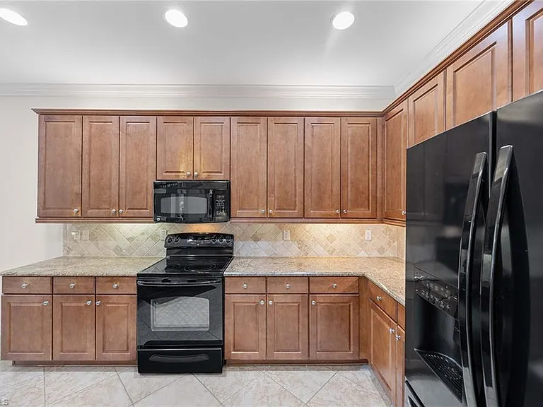 6542 Marbella Dr — Photo 14