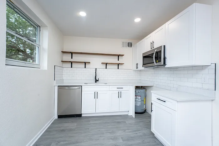 1537 W 7th St #B — Photo 5