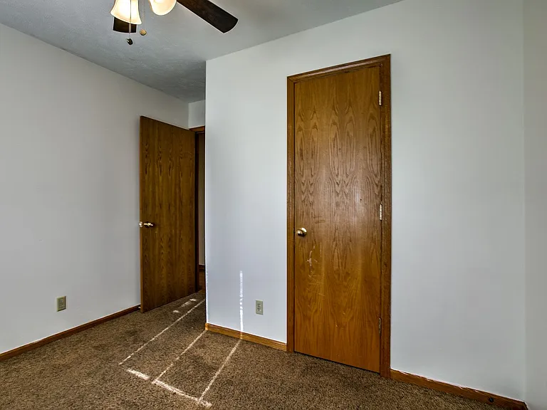 4115 N 213th Cir — Photo 21