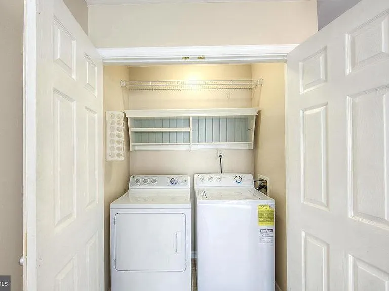 5678 Sutter Ln — Photo 2