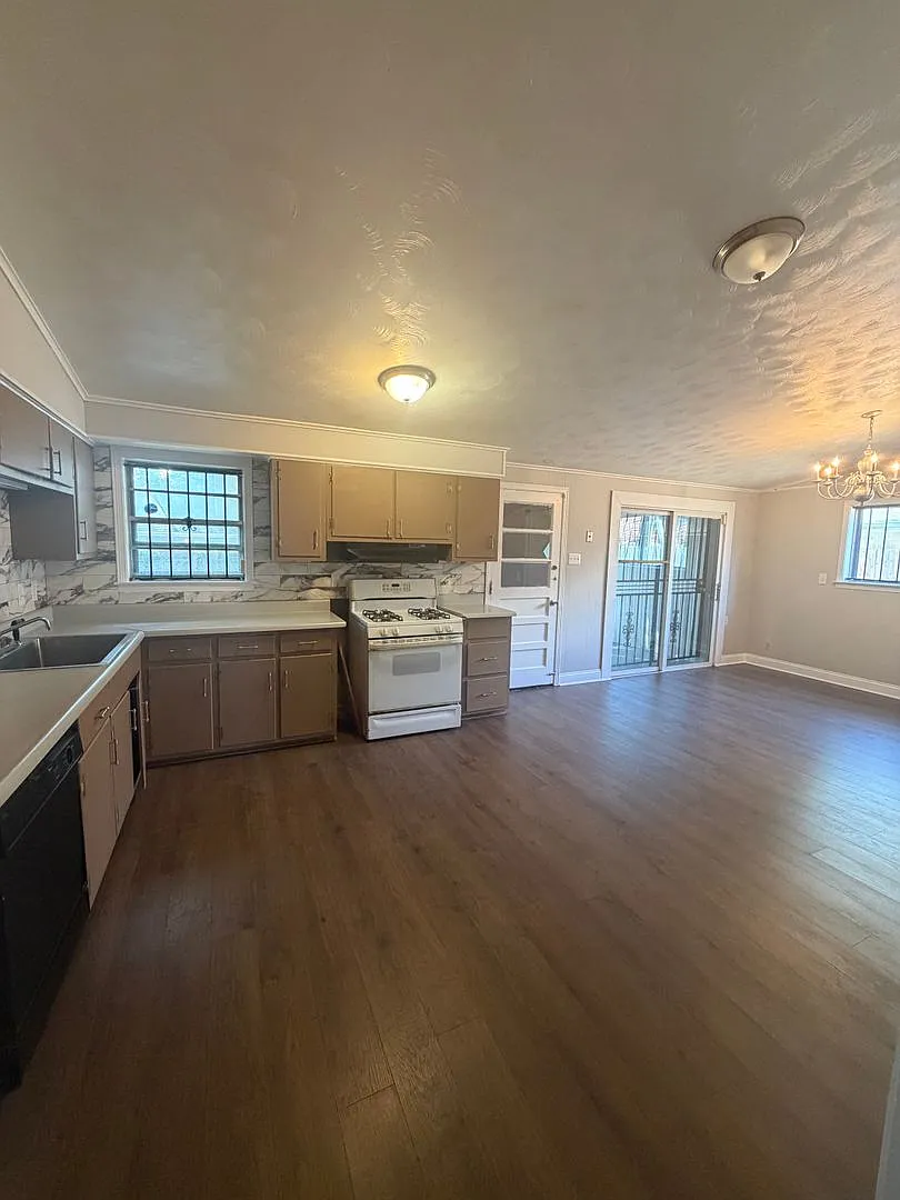 3469 Renault St. — Photo 4